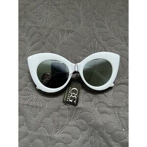 COG NY Women’s Fashion Cat Eye Pearl Accented Retro Sunglasses White NWT Glam